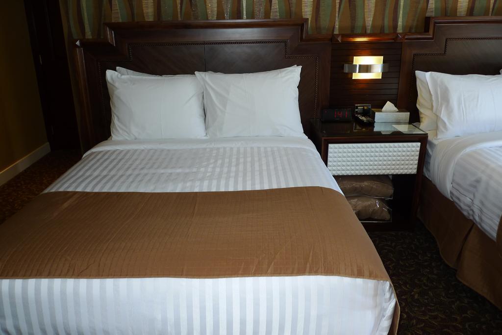 The Deluxe Hotel Vancouver Esterno foto