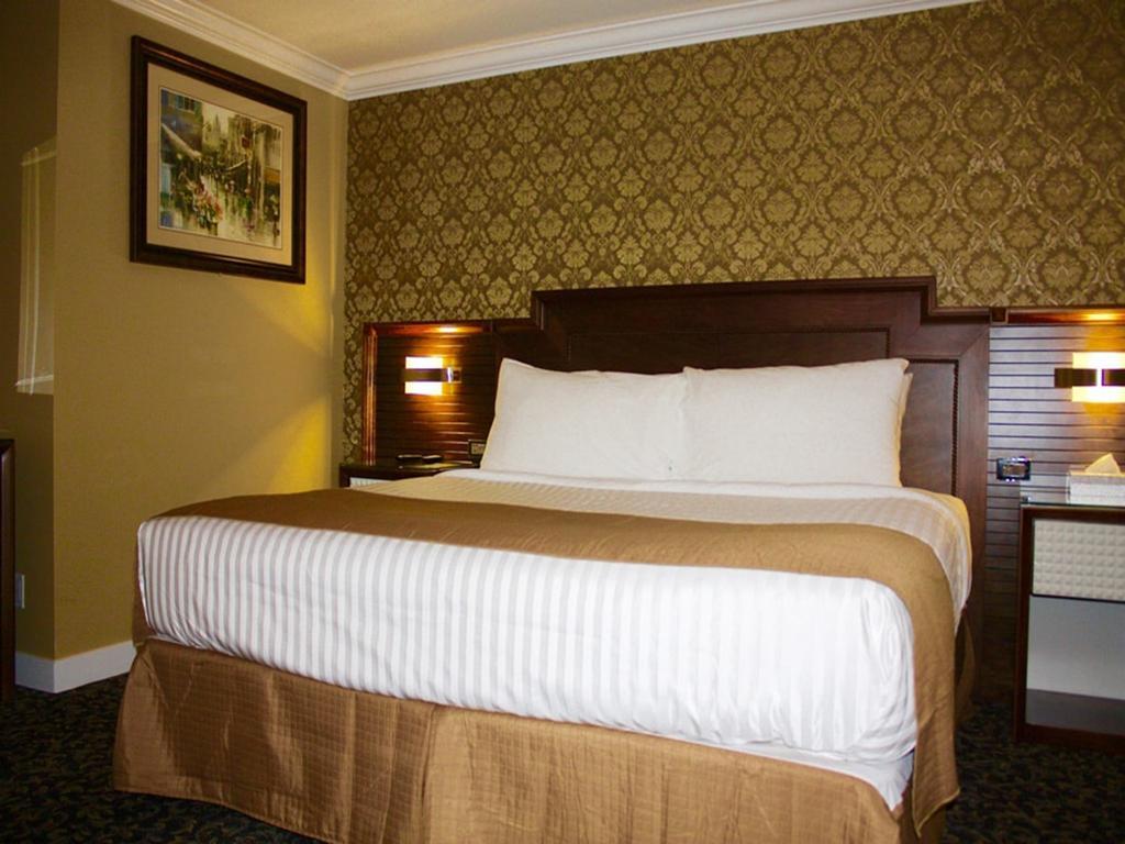 The Deluxe Hotel Vancouver Esterno foto