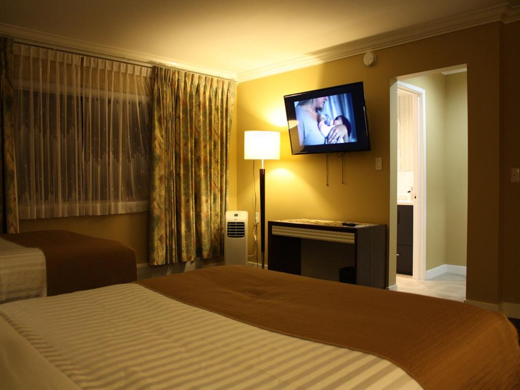 The Deluxe Hotel Vancouver Esterno foto