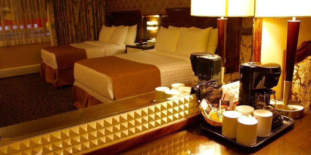 The Deluxe Hotel Vancouver Esterno foto